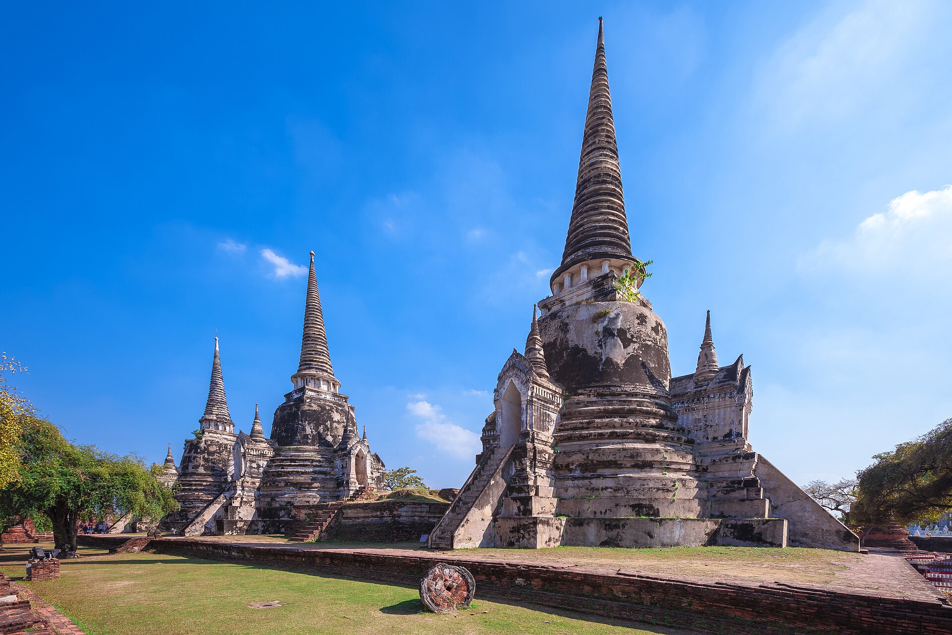 The majestic chedis of Wat Phra Si Sanphet, a symbol of Ayutthaya's grandeur.