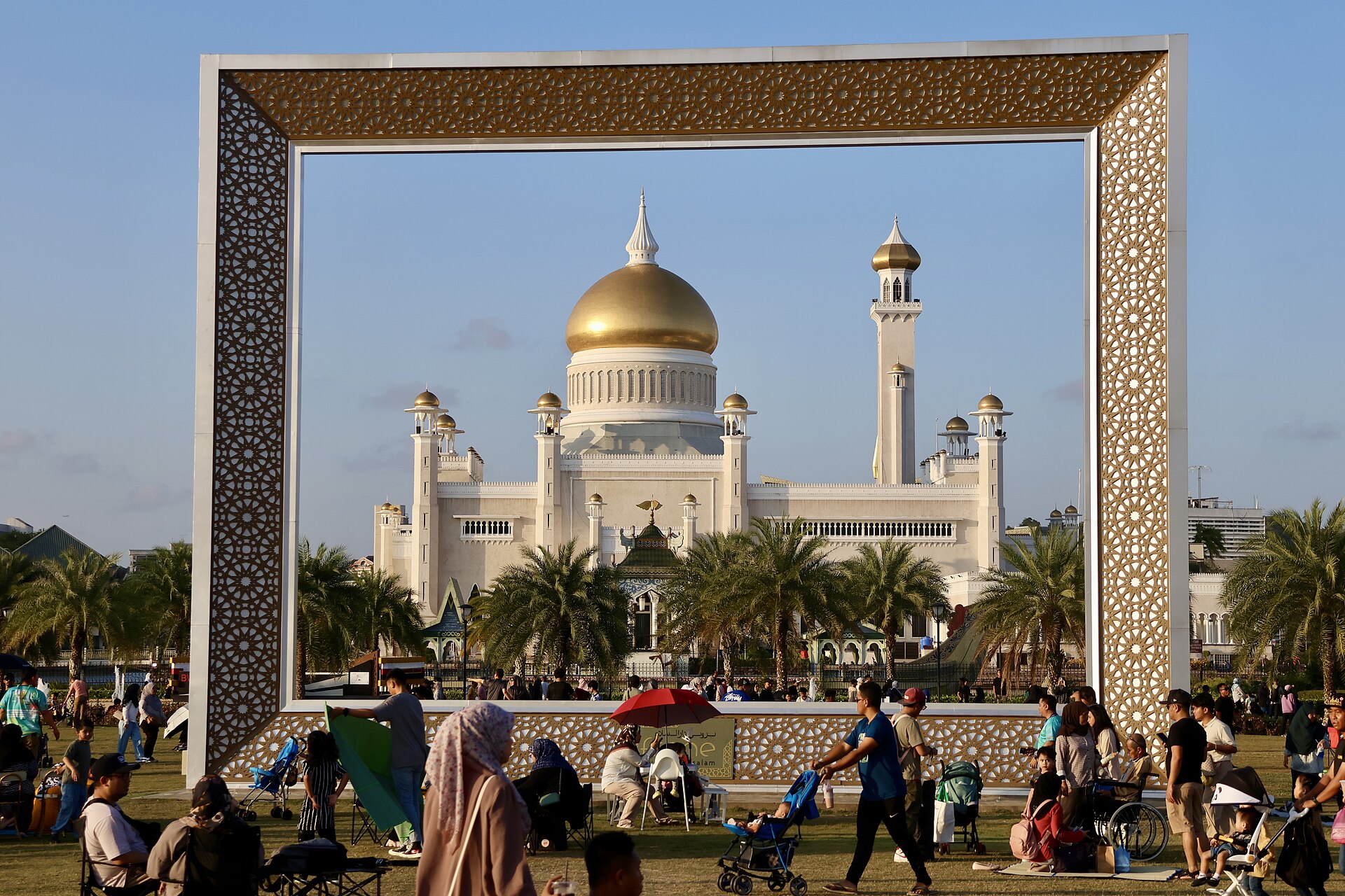 Exploring Bandar Seri Begawan: A Journey Through Time and Water