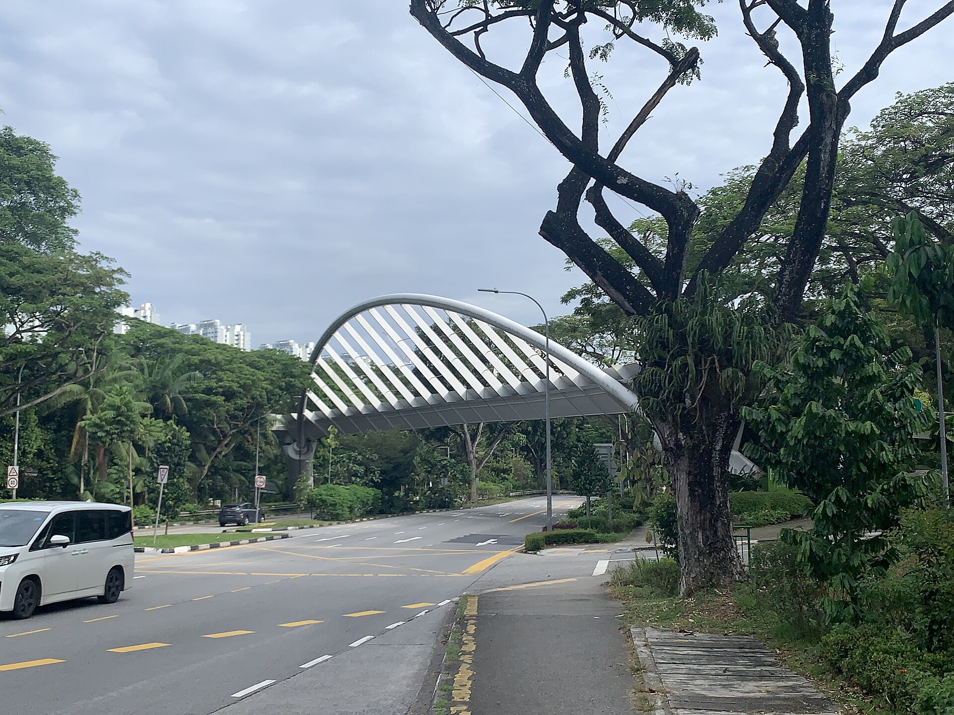 The beautifully designed Alexandra Arch connects to HortPark.