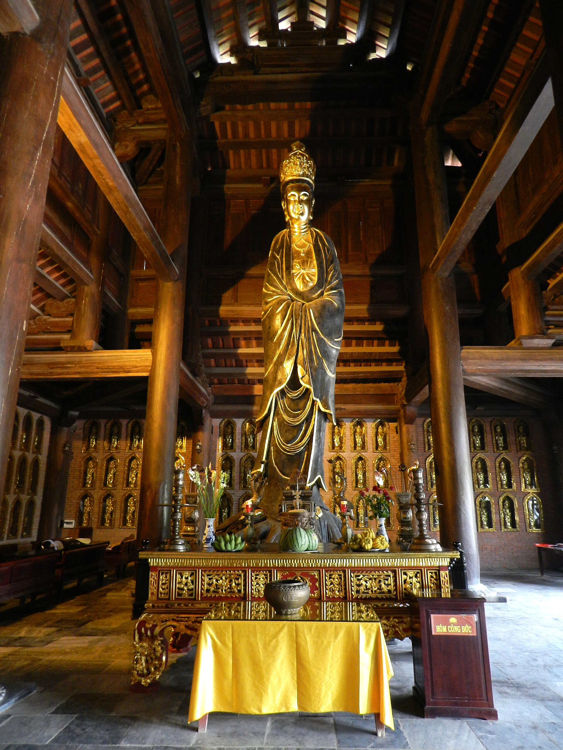 The majestic Bái Đính Temple complex, one of the largest Buddhist sites in Vietnam.
